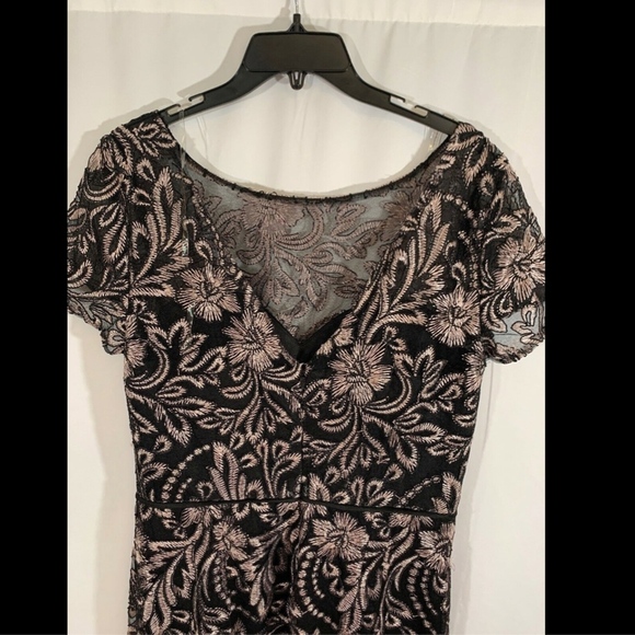 NEW JS Collections Embroidered Trumpet Gown‎ in Black/Pink [SZ 12 ] - Picture 6 of 8